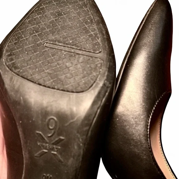 Nine West Black Leather Women's Heels - Picture 4 of 6